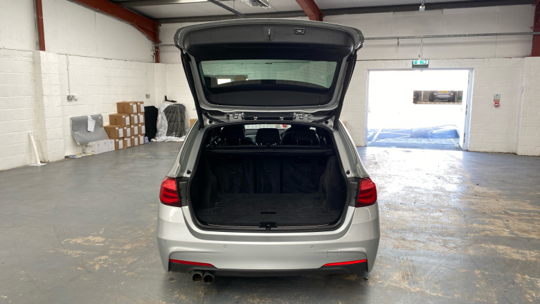 BMW 3 Series 320i M Sport Shadow Edition 5dr Step Auto Petrol Estate